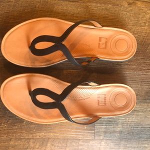 Fitflop Sandals Strata Toe Thong- leather black